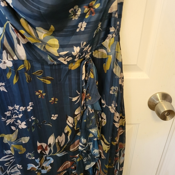 Lulu's one shoulder floral ruffle dress - Picture 3 of 5